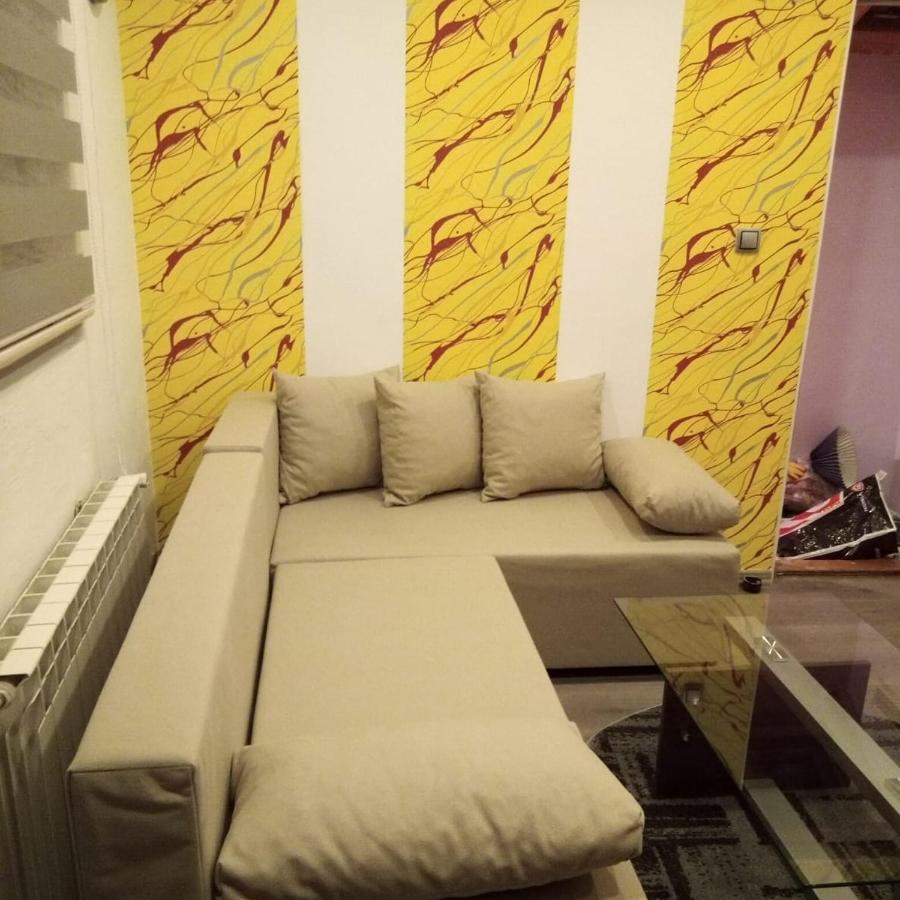 Manel, Mandrina 13 * Sarajevo